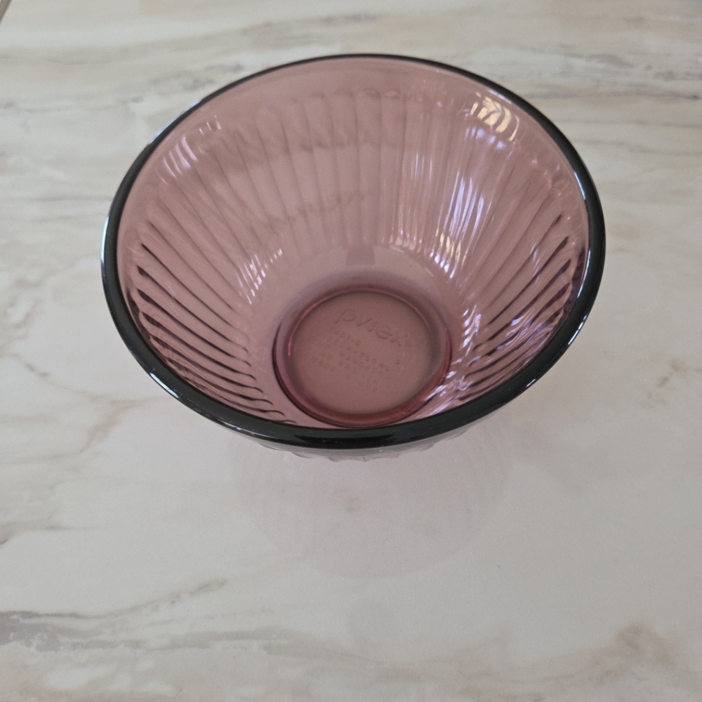 Pyrex Amethyst Ribbed 3 Cup Bowl